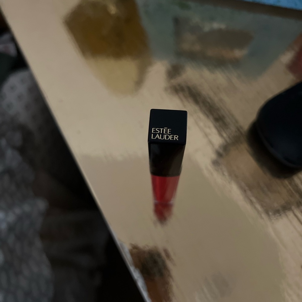 Estée Lauder Red Extrovert Holiday Lippie - Picture 3 of 5